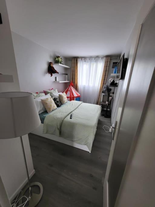 Appartement Confort Avec Balcon - Champigny Luaran gambar