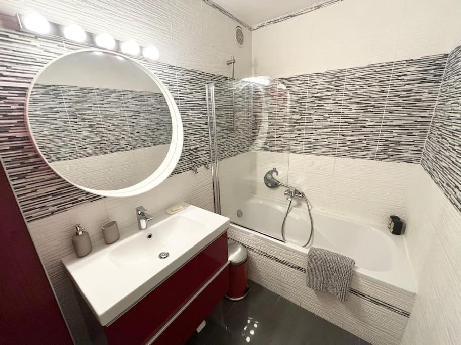 Appartement Confort Avec Balcon - Champigny Luaran gambar